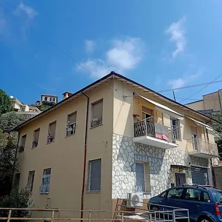 La Casa Del Pappagallo - A Ospedaletti